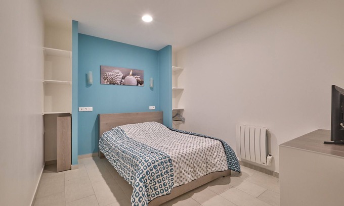 Les Deux Alpes Apartment | Apartment 'Marmotte Rdc' with Mountain View and Wi-Fi