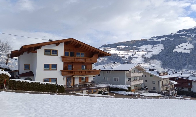 Hippach Apartment | Apartment Mayrhofen near Horbergbahn