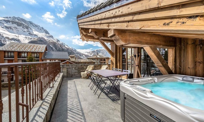 Val-d'Isere Villa | Apartment Meilleur - Four Bedroom Villa, Sleeps 10