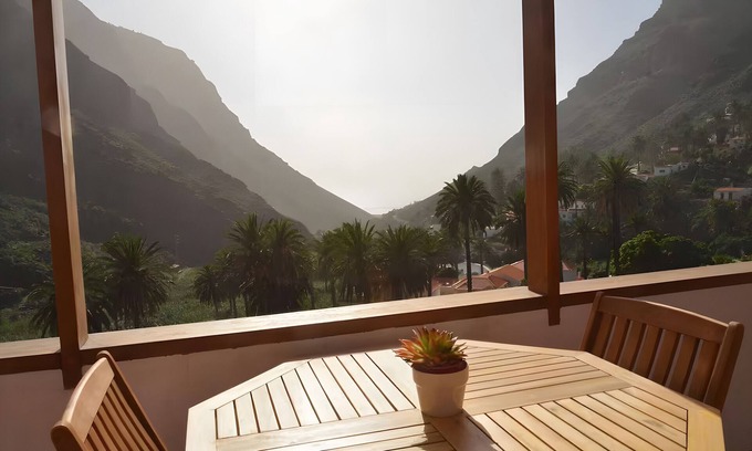 Valle Gran Rey Apartment | Apartment 'Nayara A' with Sea View, Balcony and Wi-Fi