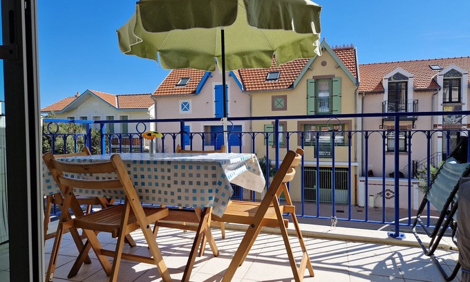 Quartier du Casino Apartment | Apartment near the beach - 4 pers, open pool, parking, pets allowed