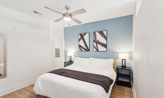 Deep Ellum Apartment | Apartment Near Baylor Med with Pool, Gym, and Parking