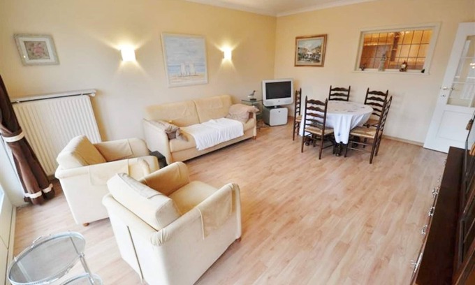 Knokke Apartment | Apartment near Seawall with Parking