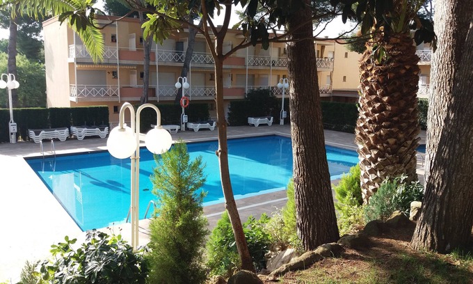 Platja d'Aro Apartment | APARTMENT NEXT TO COVE DEL PI. AND OTHER BEAUTIFUL BEACHES. VIEW OVER POOL.