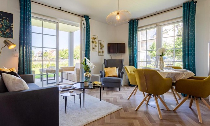 Benerville-sur-Mer Apartment | Apartment Nouvelle Vague-2 by Interhome
