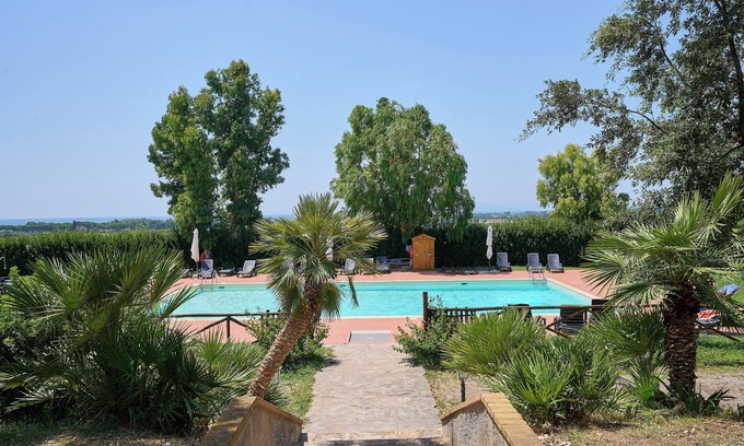Riotorto Apartment | Apartment 'Poggio alle Forche - Luna' with Shared Pool, Shared Garden and Wi-Fi