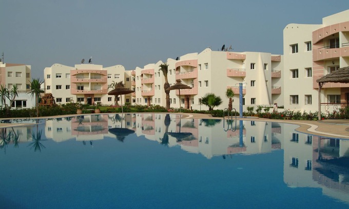 Pont Blondin Apartment | Apartment pools and beach