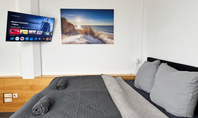 Pforzheim Apartment | Apartment-Private Bathroom-City view