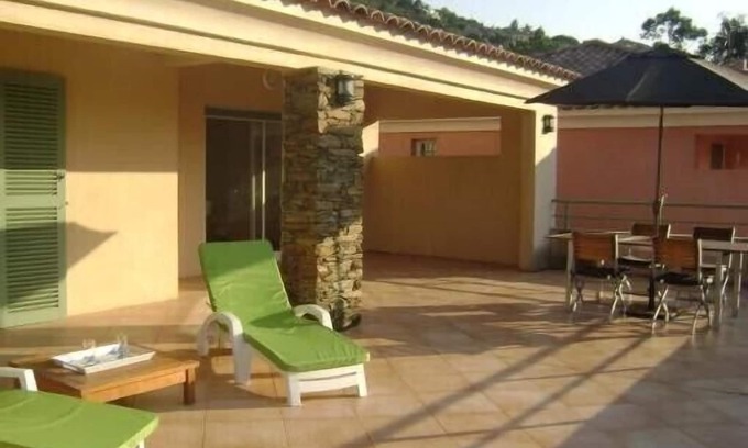 Saint-Florent Apartment | Apartment rental (spacious T2) on Saint Florent roya beach (sand)