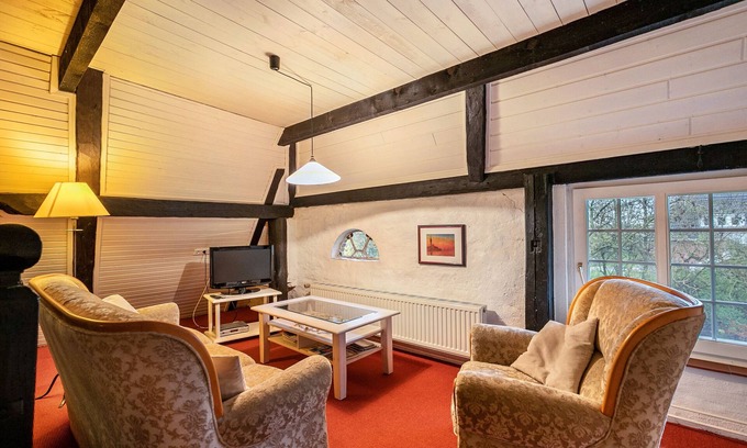 Rodenas Apartment | Apartment 'Rosenwohnung' with Shared Garden and Wi-Fi