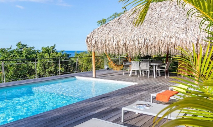 Tartane Apartment | Apartment-Royal-Wet room-Partial sea view-Piscine et Salle de Sport