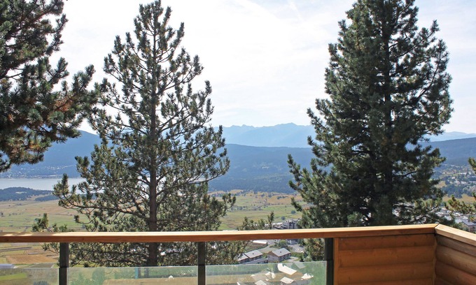 Les Angles Apartment | Apartment SAPIN in chalet overlooking Lake Matemale