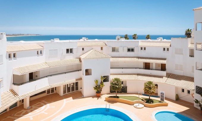 Alporchinhos Apartment | Apartment Sara directly on the sea with sea view