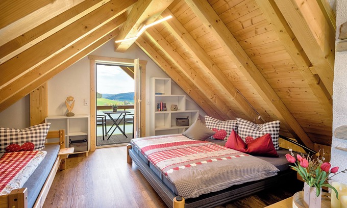 Schollach Apartment | Apartment 'Schwalbennest' with Shared Terrace, Shared Garden and Wi-Fi