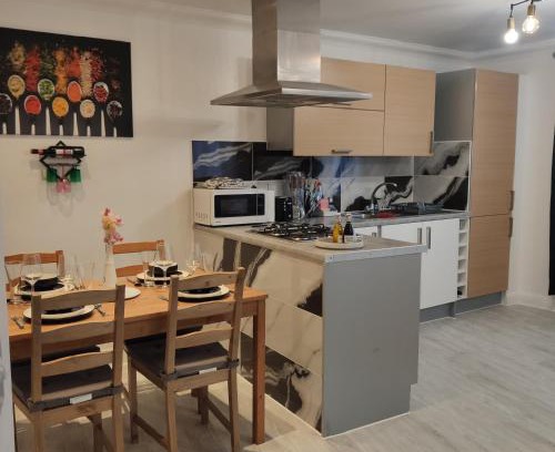 Alibon Apartment | Apartment - Sleeps 4 - Balcony - Parking