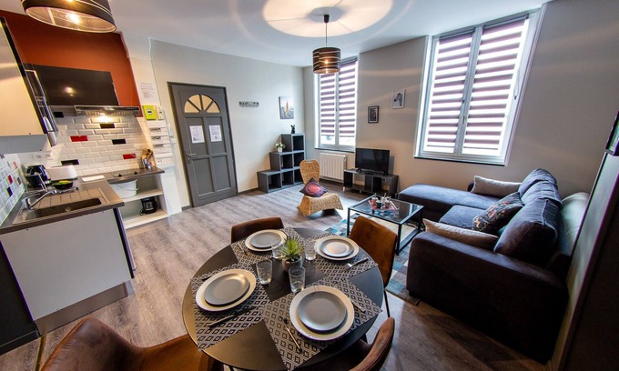 Saint-Quentin Apartment | Apartment-Standard-Ensuite-City view