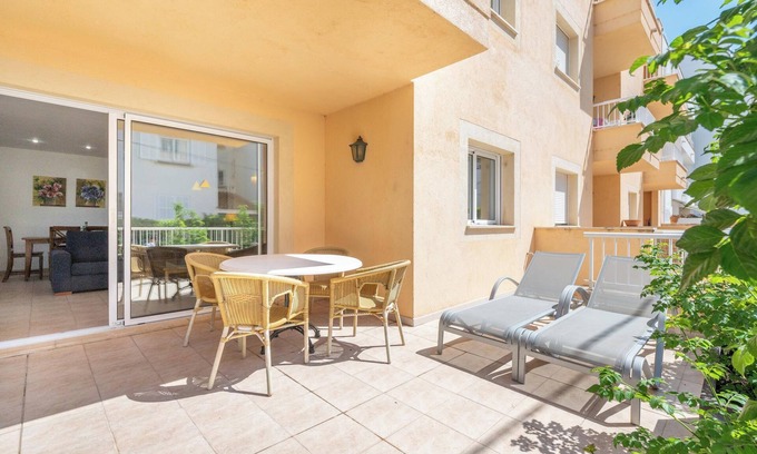 Puerto de Pollensa Apartment | Apartment 'Talaia' with Private Terrace, Wi-Fi and Air Conditioning