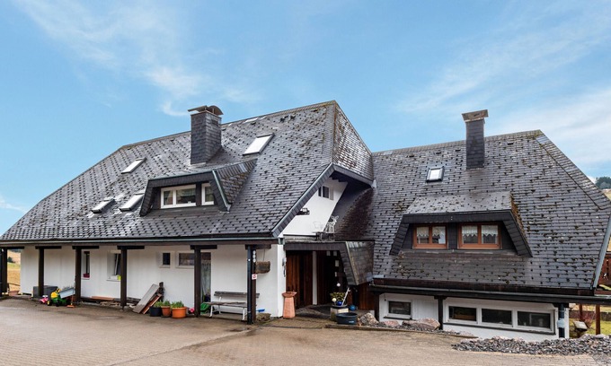 Todtnau Apartment | Apartment 'Tanne Mit 120qm' with Mountain View, Private Garden and Wi-Fi