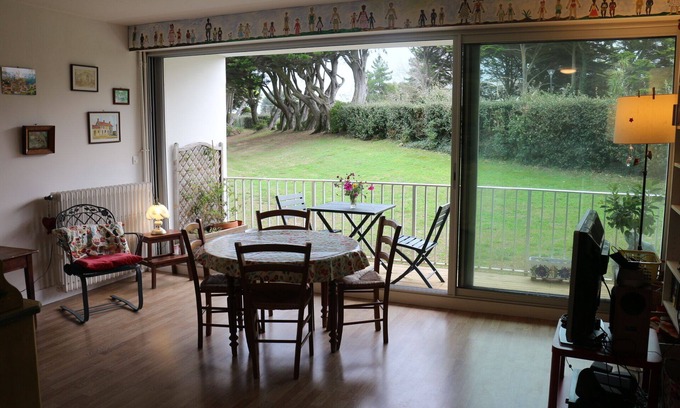 Quiberon Apartment | Apartment to read and enjoy the ocean