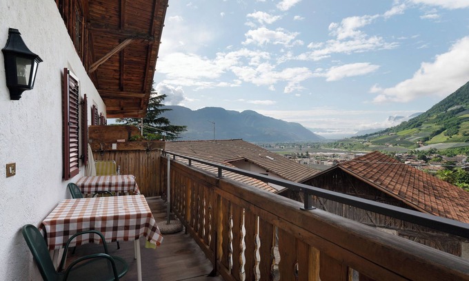 Lagundo Apartment | Apartment 'Typ B' with Mountain View, Shared Terrace and Wi-Fi