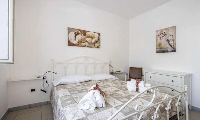 Impalata Apartment | Apartment 'Ulivo' with Shared Pool, Private Terrace and Wi-Fi