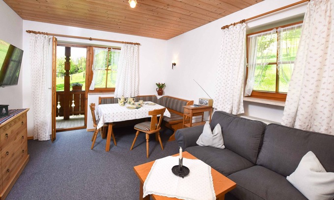 Ruhpolding Apartment | Apartment Vroni 50sqm, balcony, kitchen, 1 bedroom, living room, max 2 pers.