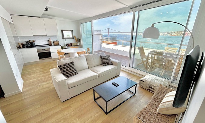 Palmul Apartment | Apartment with 360° view of Lisbon