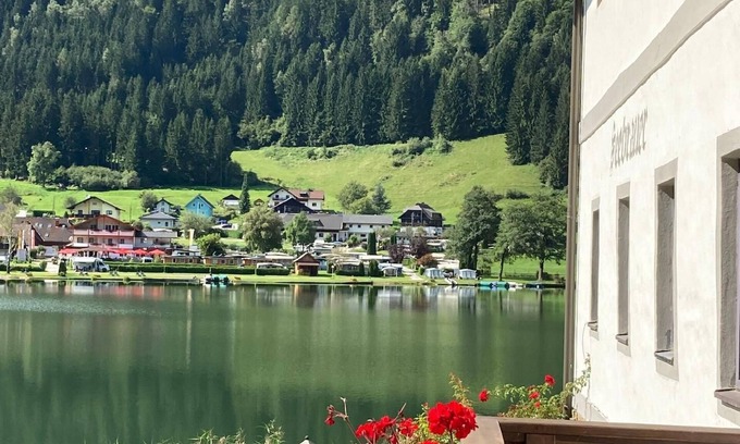 Feld am See Apartment | Apartment with balcony and 2 bedrooms