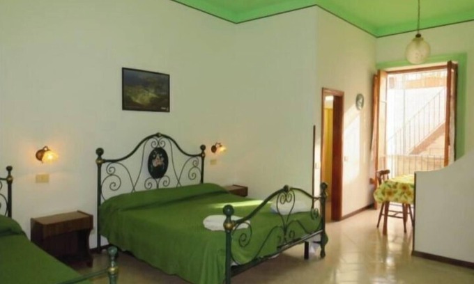 Lipari Historic Centre Apartment | Apartment with balcony