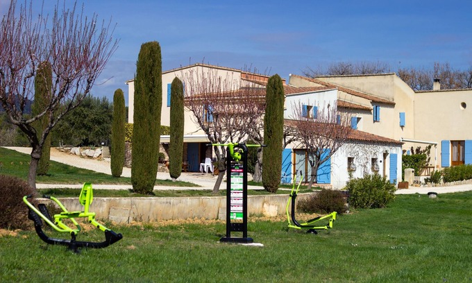 Peypin-d'Aigues Apartment | Apartment with pool and terrace at the foot of the Luberon