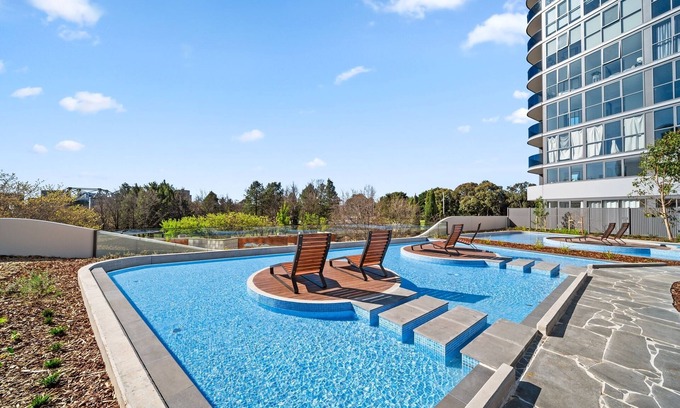 Phillip Apartment | Apartment with Gym and Indoor Pool Access