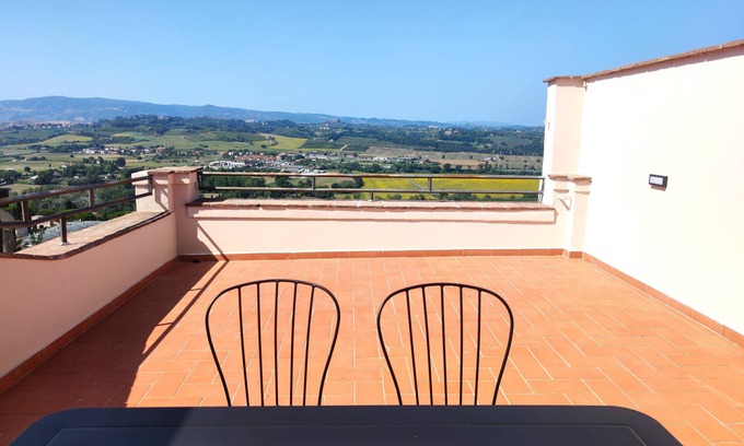 Peccioli Apartment | Apartment with large panoramic terrace in the center of the village.