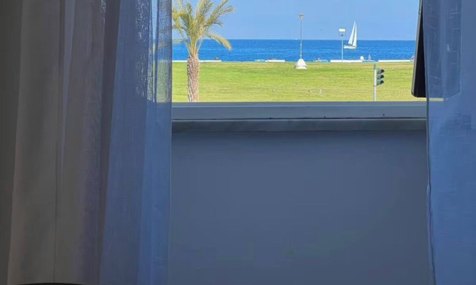 Kalsa Apartment | Apartment with panoramic sea view terrace on the ancient walls