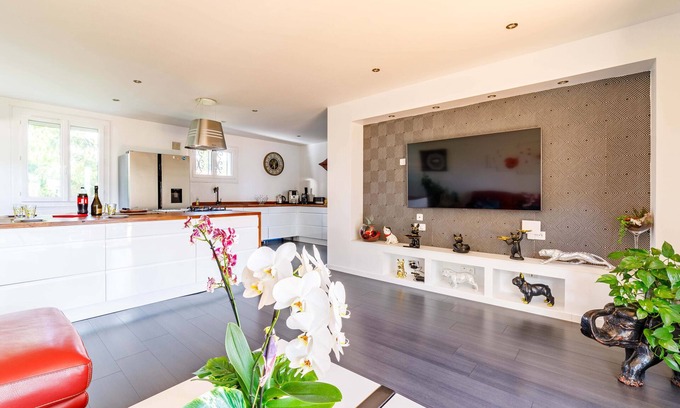 Taradeau Apartment | Apartment with pool and garden