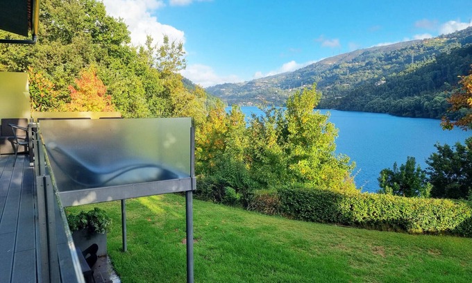 Terras de Bouro Apartment | Apartment with Private Beach in Gerês