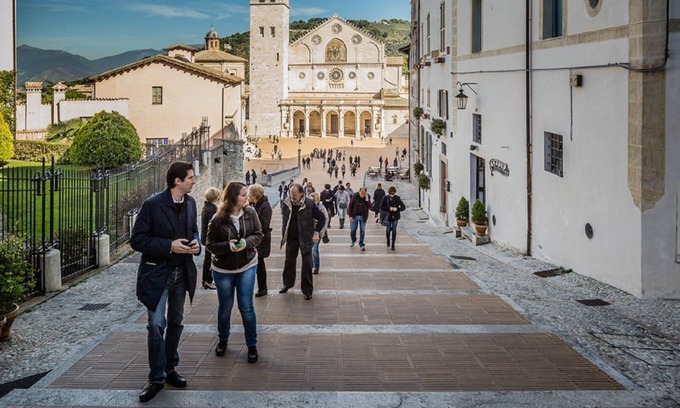 Spoleto Apartment | Apartment with private garden and shared swimming pool 1 km from the center