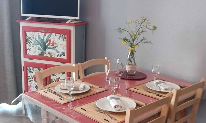 Plougasnou Apartment | Apartment with sea view, GR 34 and beach nearby