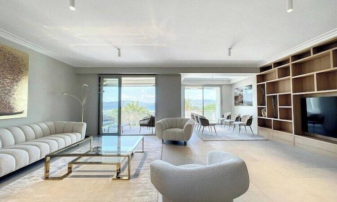 Pointe Croisette Apartment | Apartment with Sea view terrace
