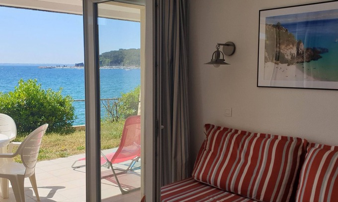 Crozon Apartment | apartment with terrace, pool and sea view!