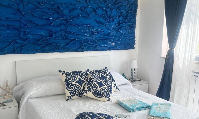 Alvignano Apartment | Apartment with Terrace and Lake View