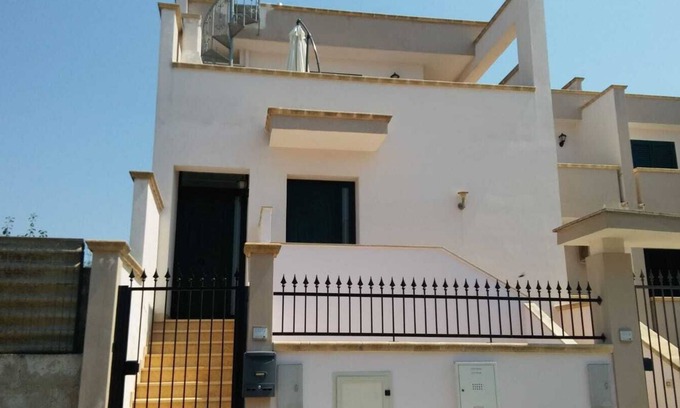 Tuglie Apartment | APARTMENT WITH TERRACE 10KM FROM GALLIPOLI