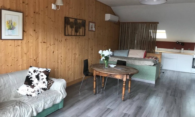 Aubenas Apartment | Apartment with terrace on first floor near town center