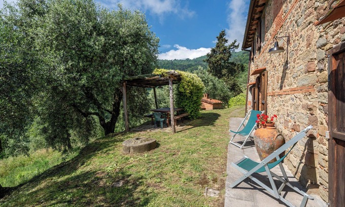 Pescia Apartment | Apartment 'Zano' with Mountain View, Shared Pool and Wi-Fi