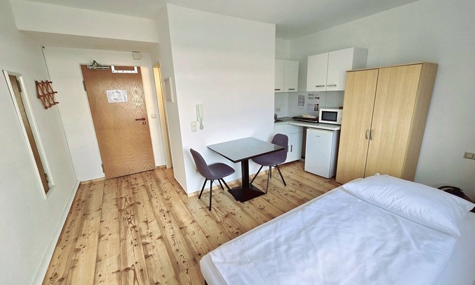 Heilbronn Apartment | Apartments EFDE GmbH - Allee 41, Heilbronn - Studio Apartment 32