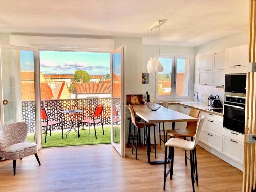 Maraussan Apartment | App'Art Frida & Oskar - 2 ch - Quartier calme & central - Terrasse - Grand confort - Wifi HD - 600m Grands Buffets