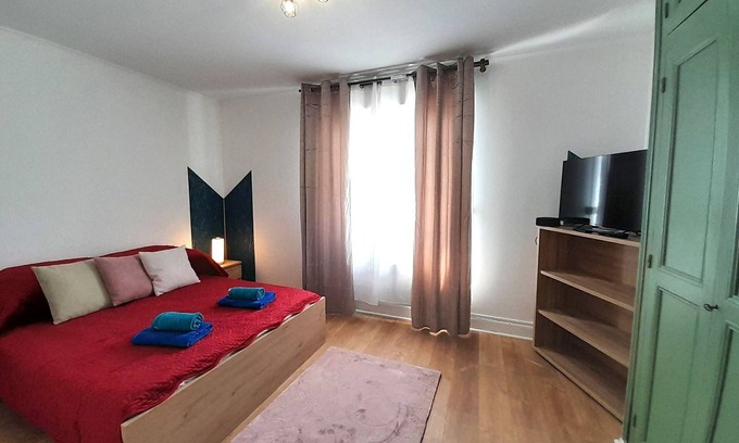 Chateauroux Apartment | Appart cosy-4 pers-centre ville-jardin-wifi