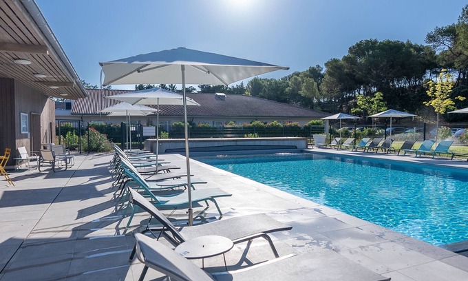 Cabries Hotel | Appart'hôtel Kyriad Résidence Cabriès - Plan de Campagne