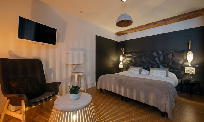Louhans Apartment | Appart Hotel Eugenie