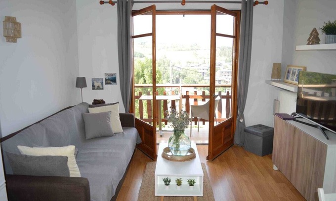 Saillagouse Apartment | Appart T2 économique 2/4 pers - Cerdagne view - heating included