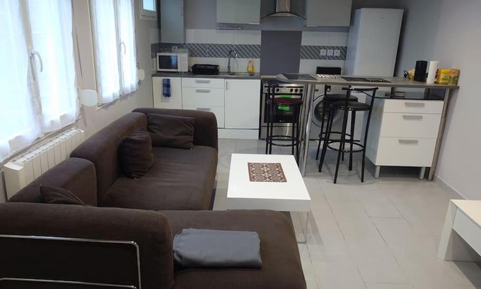 Villeparisis Apartment | Appart T2 en fond de jardin